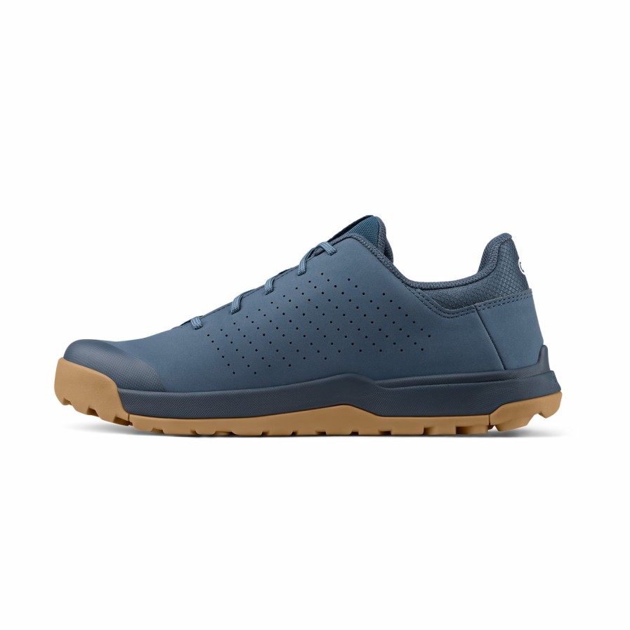 Crank Brothers Stamp Trail Flat | Stamp Trail Lace Flat Shoes Navy/Gum